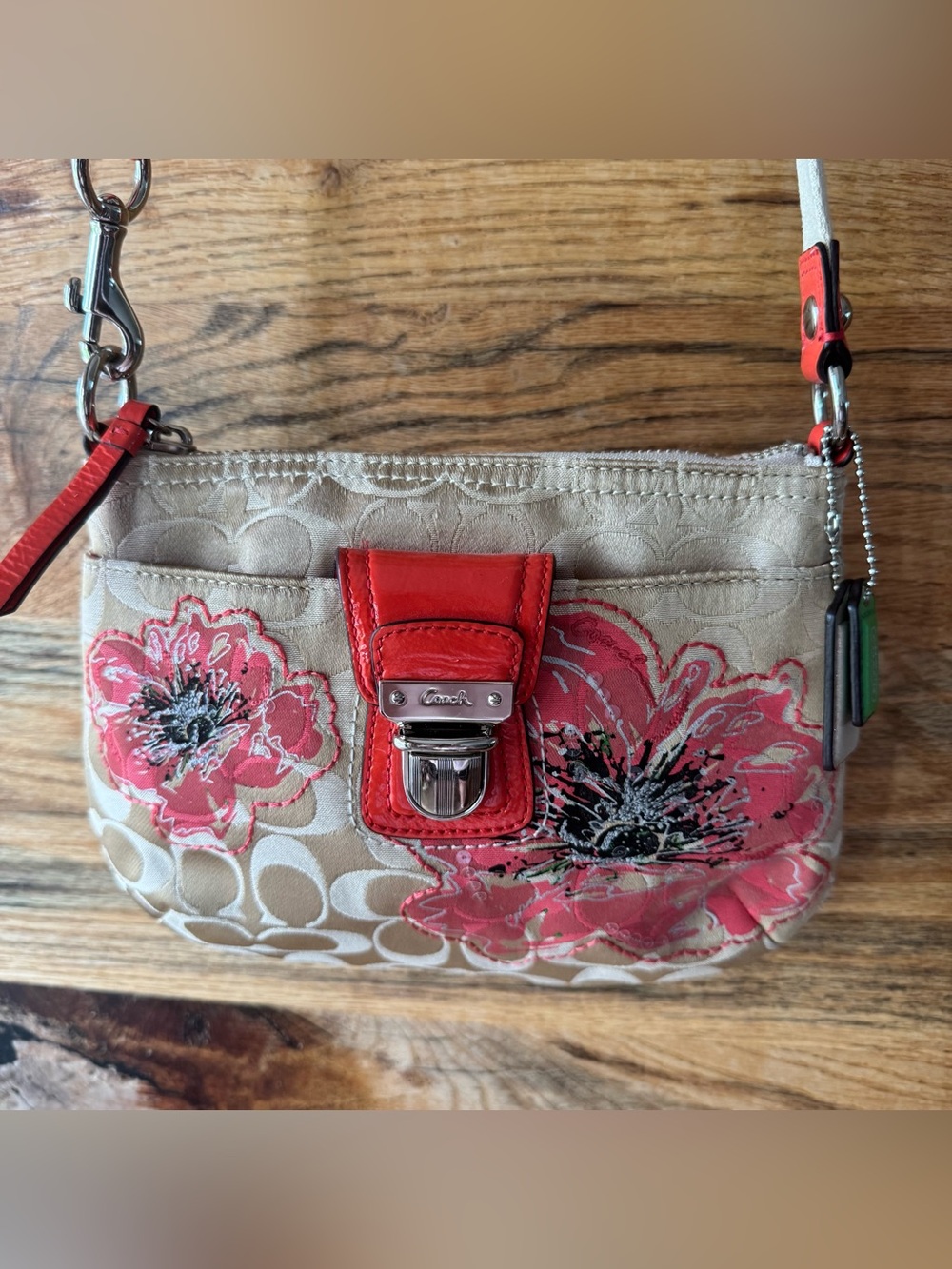 Coach Poppy Floral Signature Swingpack Crossbody Bag Beige Pink Coral